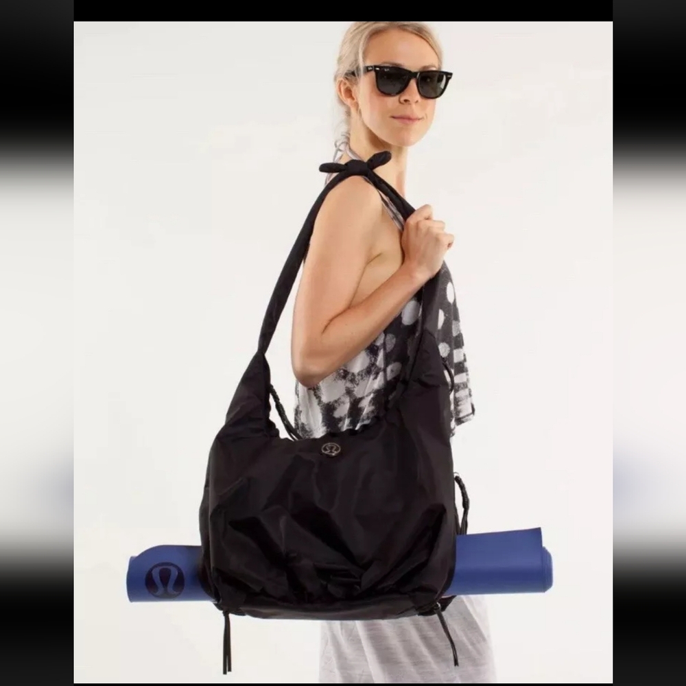Lululemon hobo/workout bag